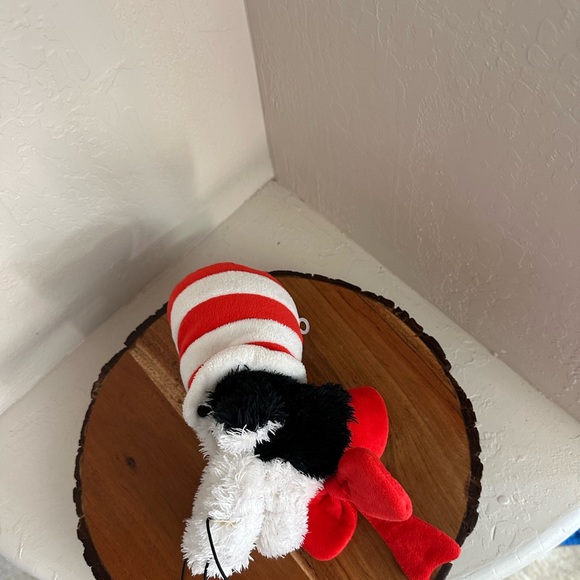 Dr. Seuss Cat in the Hat Hand Puppet - Picture 4 of 11